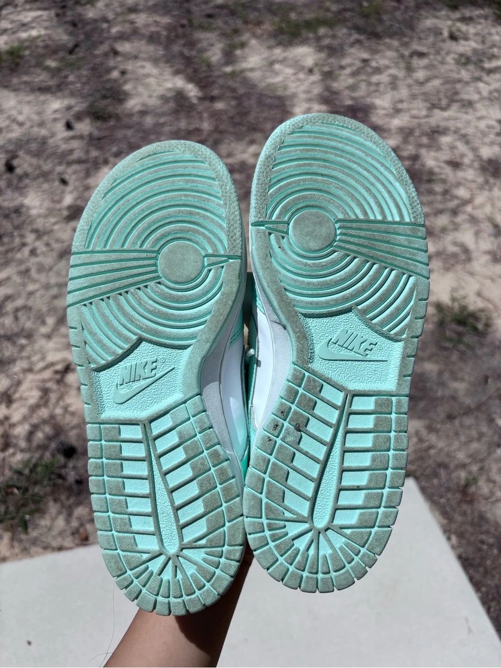 Nike Kids Low-Top Sneakers in Mint Green and White